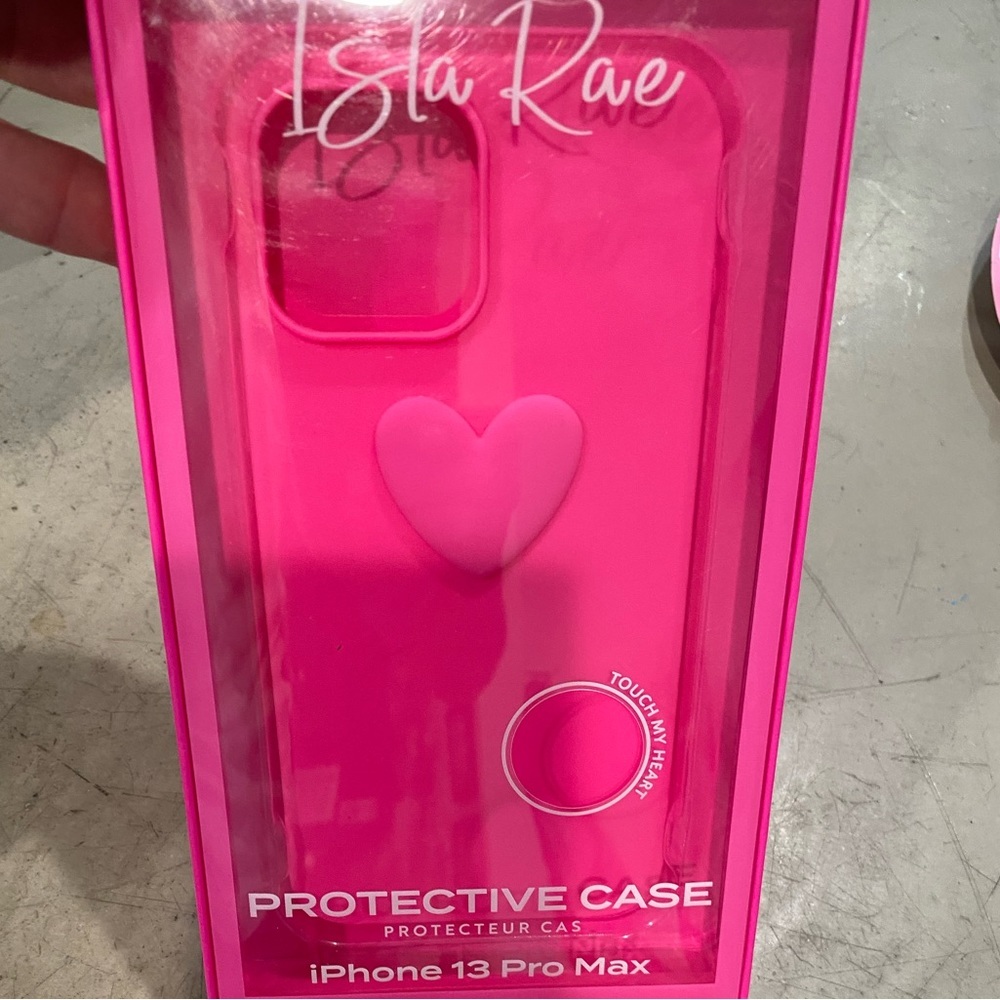 Amazing pink iPhone case by ISLA RAE🩷 heart, soft edges, triple drop tested... - Picture 2 of 8